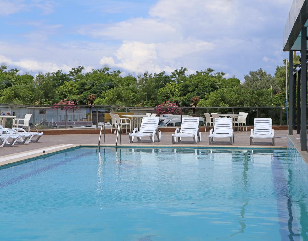 Comfort Ada Class Hotel Кушадаси Екстер'єр фото
