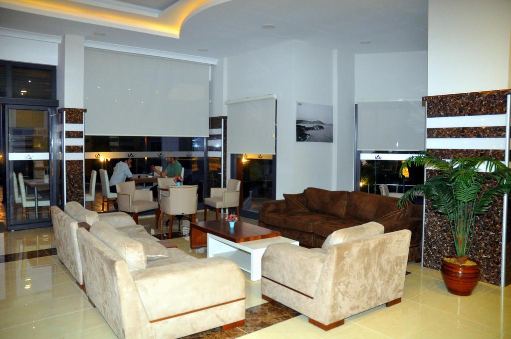 Comfort Ada Class Hotel Кушадаси Екстер'єр фото